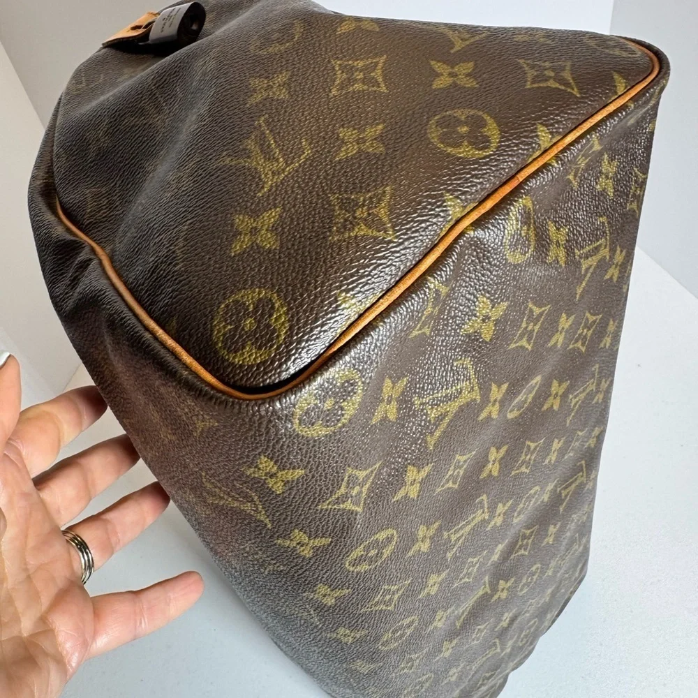 Louis Vuitton sophisticated duffel